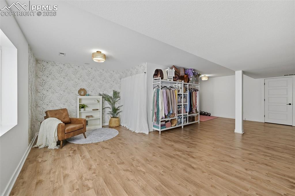 Image 31 of 50: Sitting Room