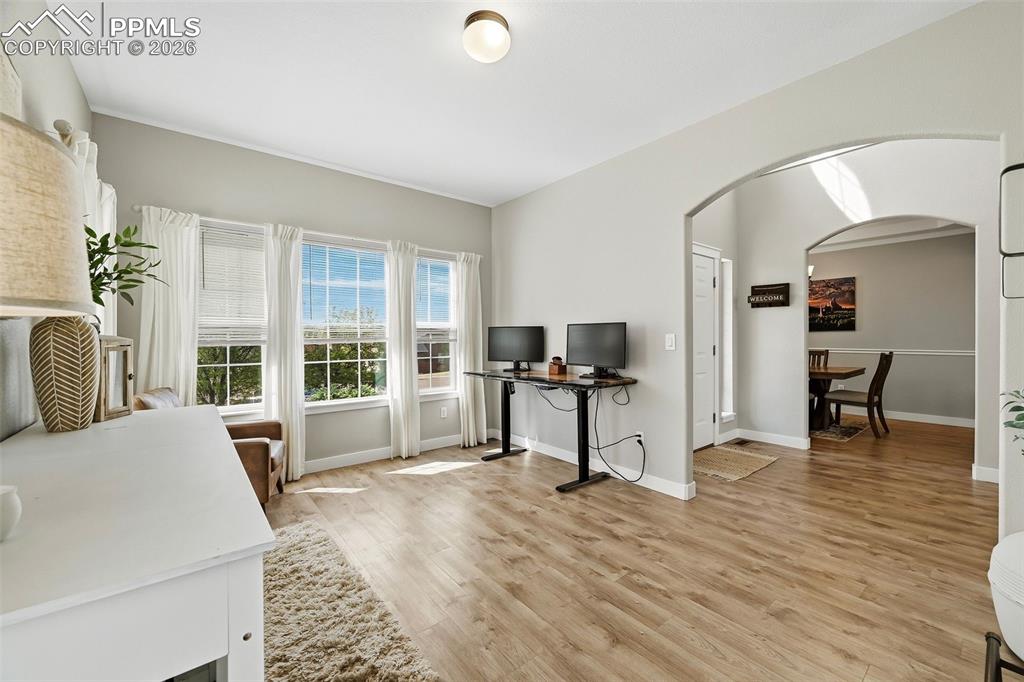 Image 7 of 50: Office