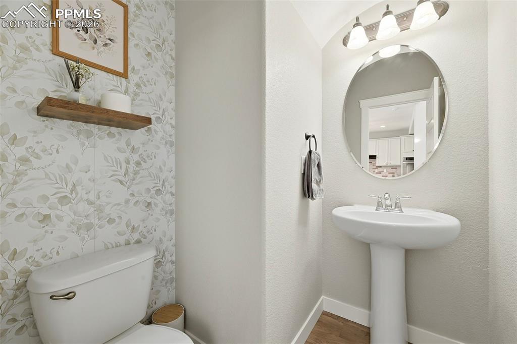 Image 9 of 50: Bathroom