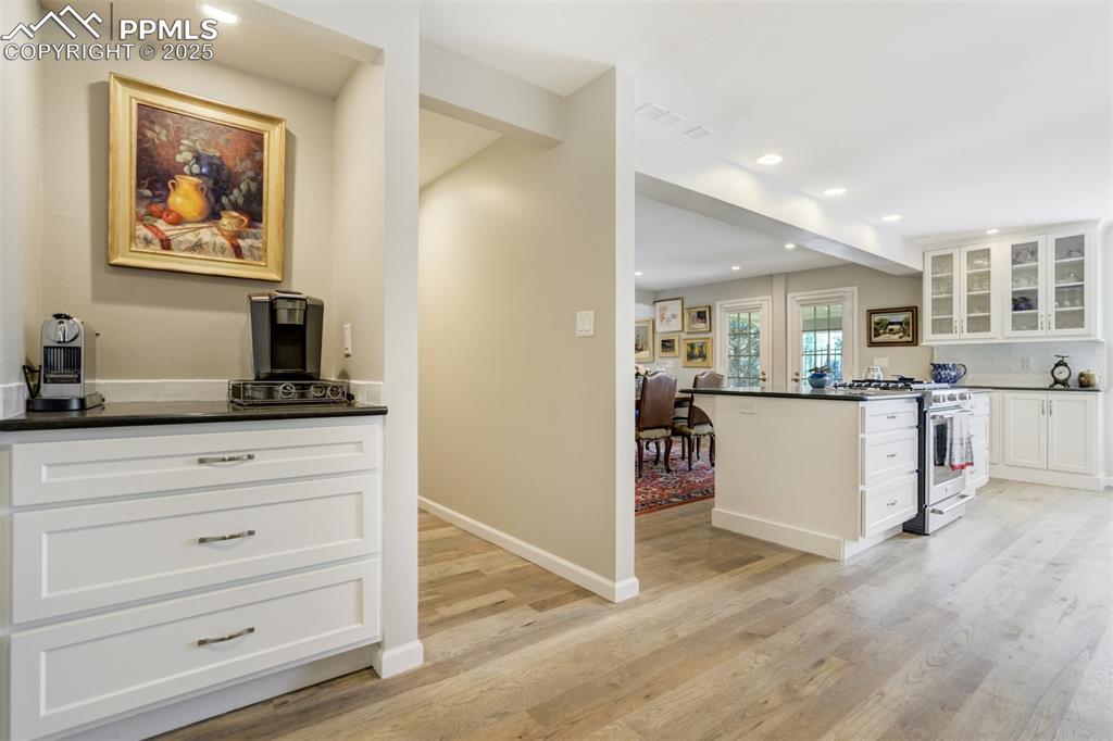 Image 31 of 50: Entry from Kitchen door