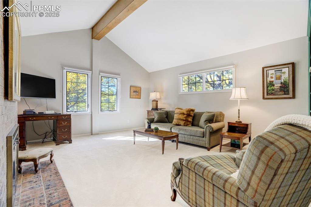 Image 34 of 50: Loft