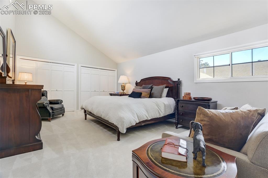 Image 36 of 50: Bedroom