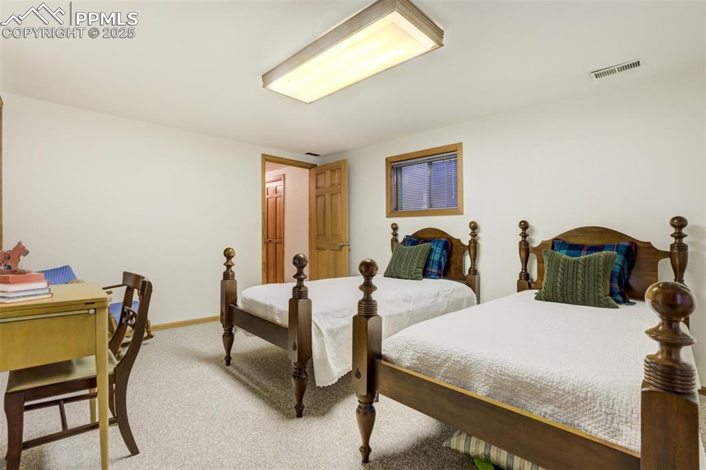 Image 45 of 50: Bedroom