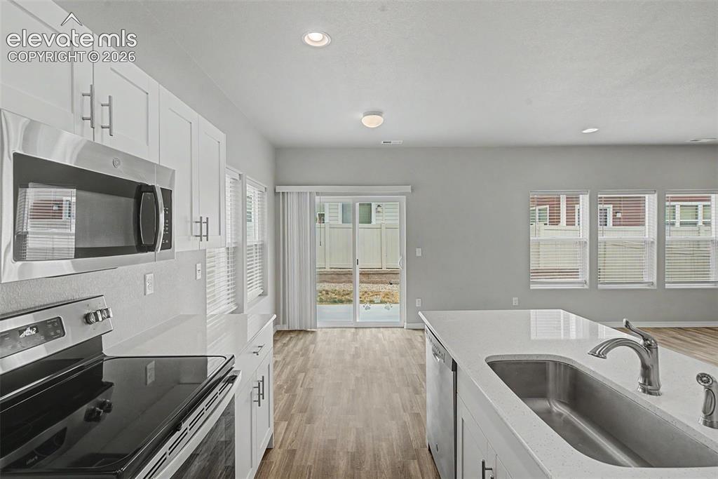 Image 14 of 35: Kitchen