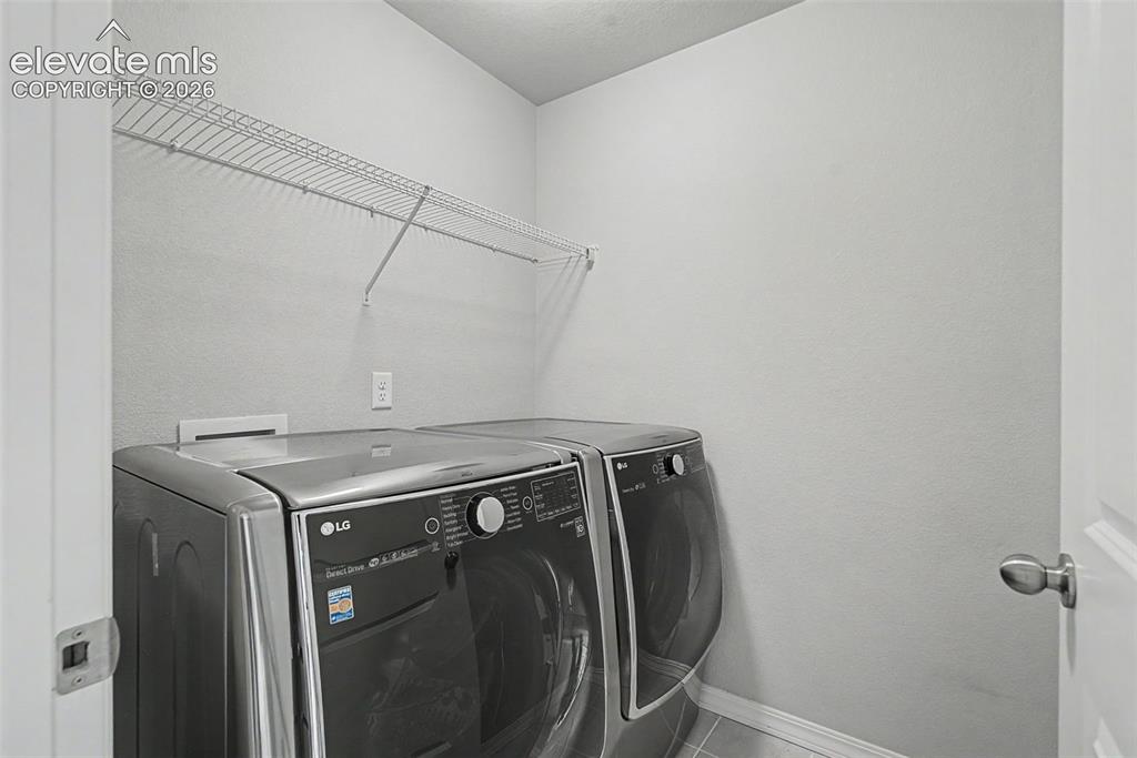 Image 24 of 35: Laundry