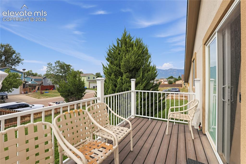 Image 19 of 27: Balcony