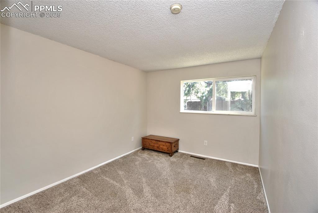 Image 15 of 35: Bedroom