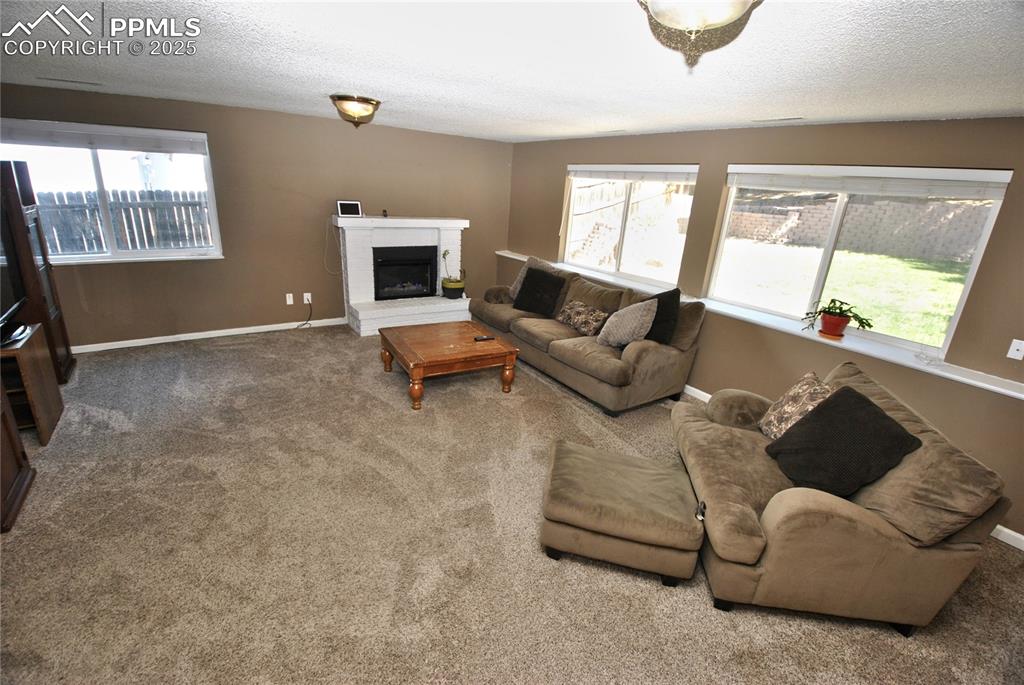 Image 18 of 35: Family Room