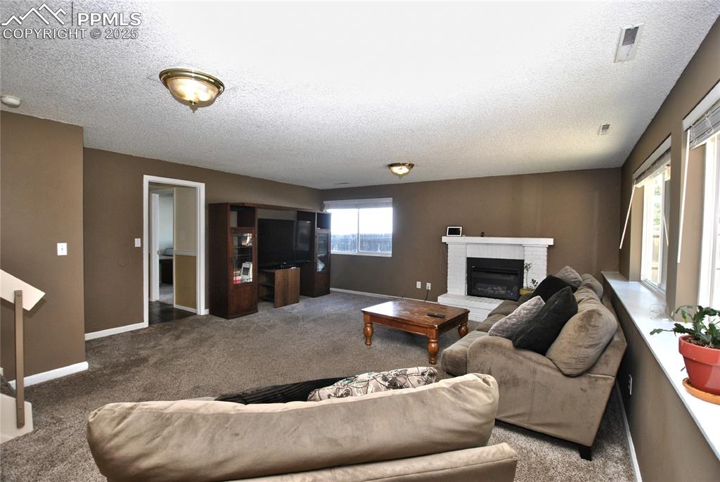 Image 20 of 35: Family Room