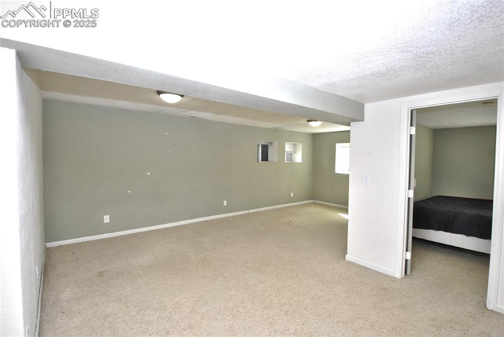 Image 21 of 35: Recreation Room