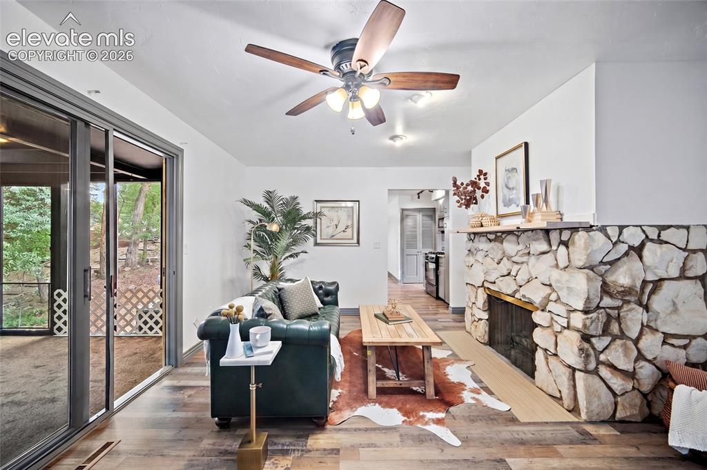 Image 15 of 48: Living Room