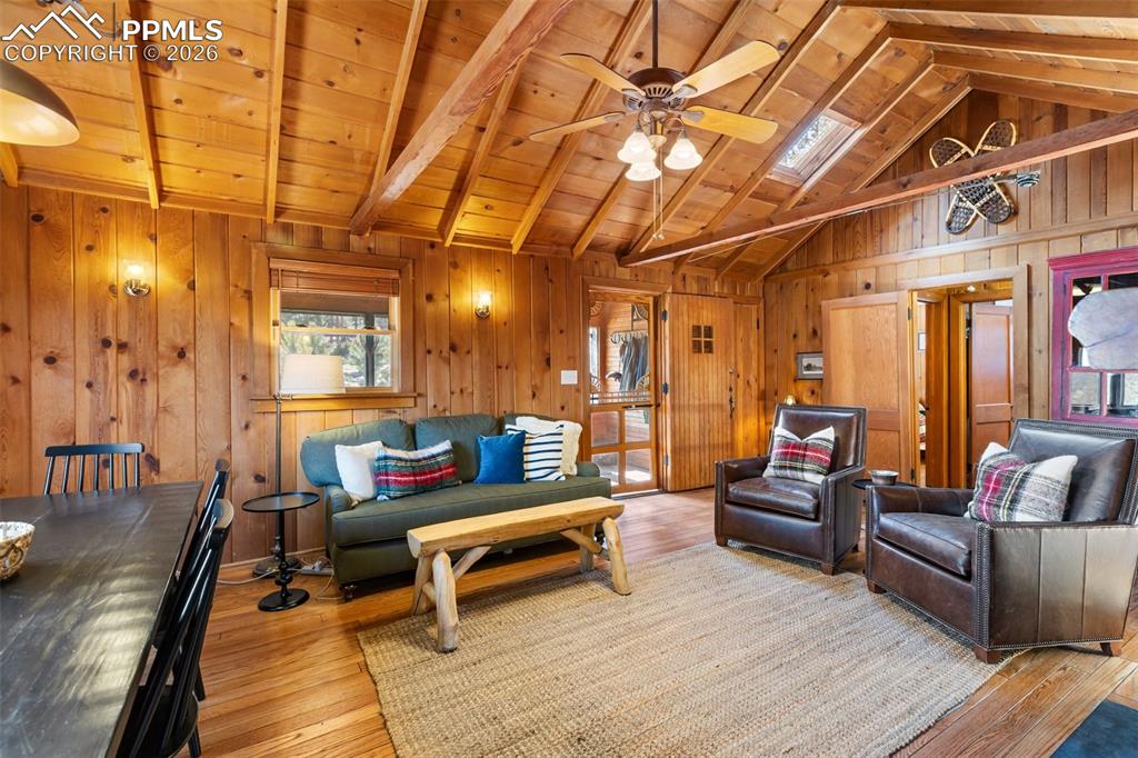 Image 10 of 50: Living Room