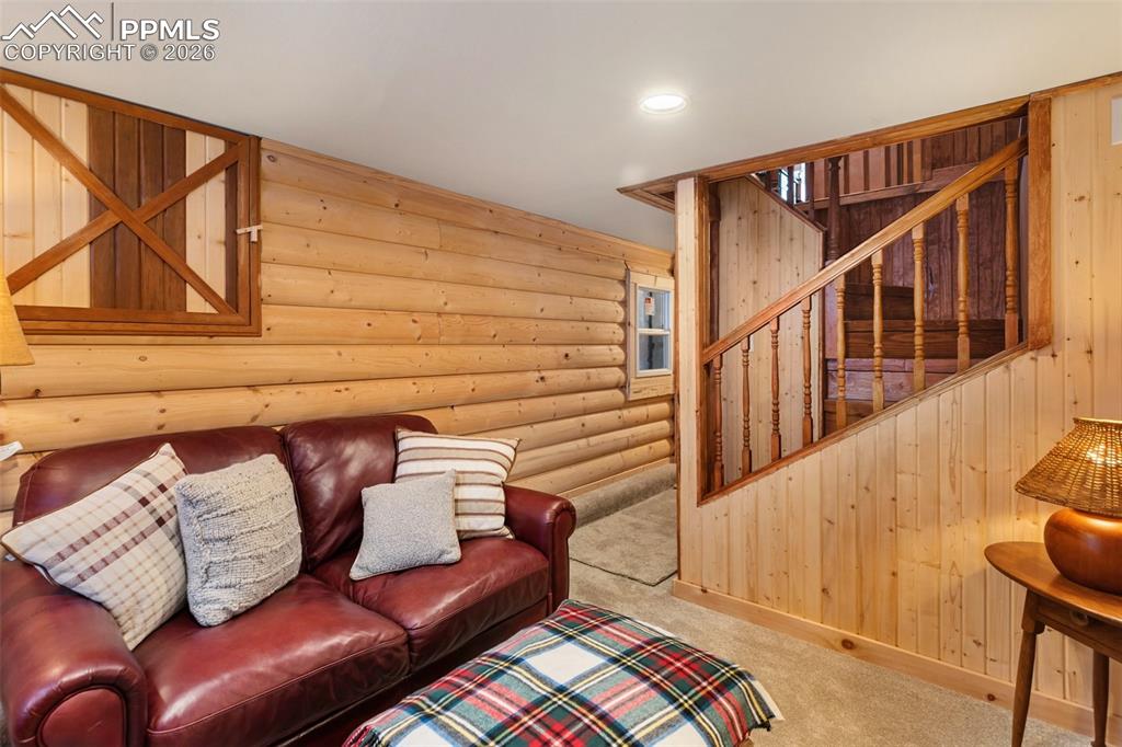 Image 28 of 50: Family Room