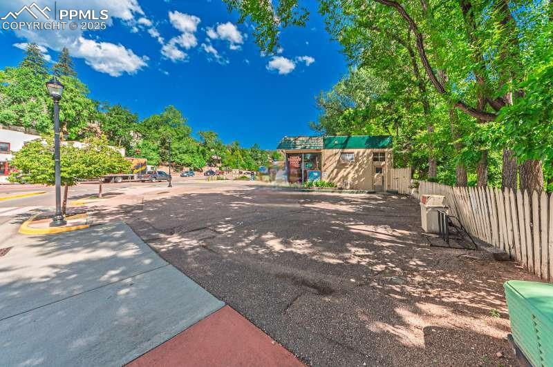 Image 8 of 21: Side of Structure