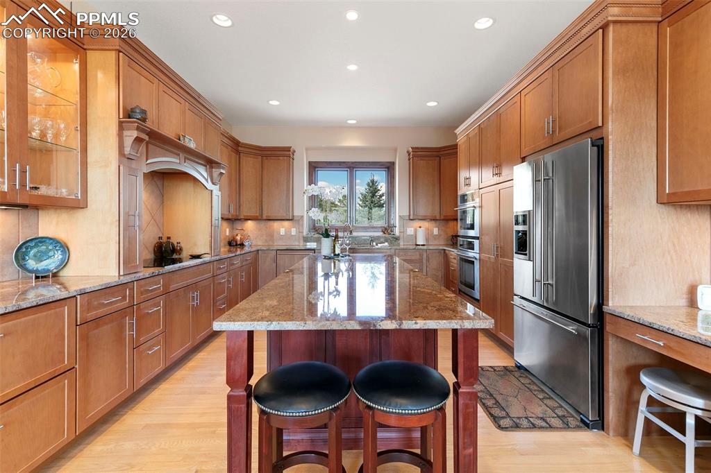 Image 11 of 43: Kitchen