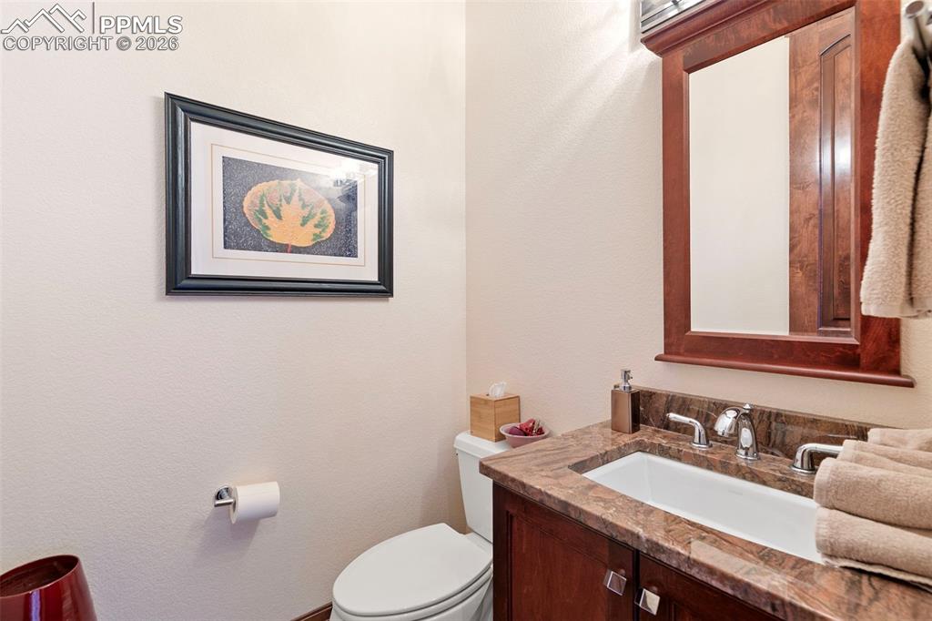 Image 17 of 43: Bathroom