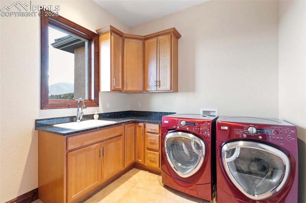 Image 18 of 43: Laundry