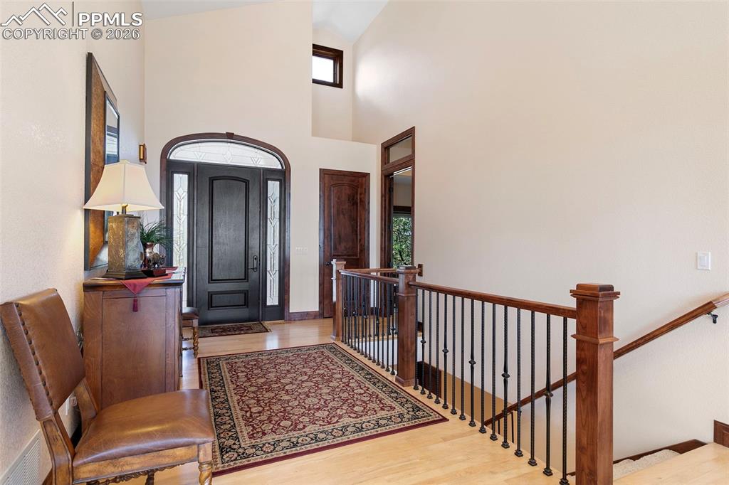 Image 4 of 43: Entry