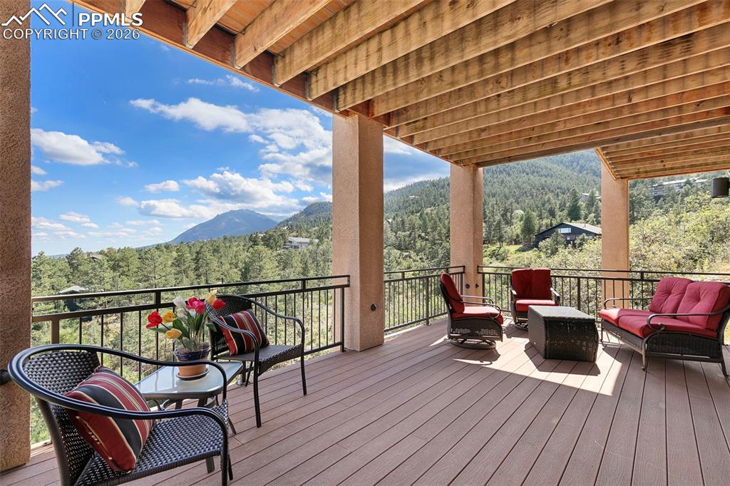 Image 40 of 43: Deck