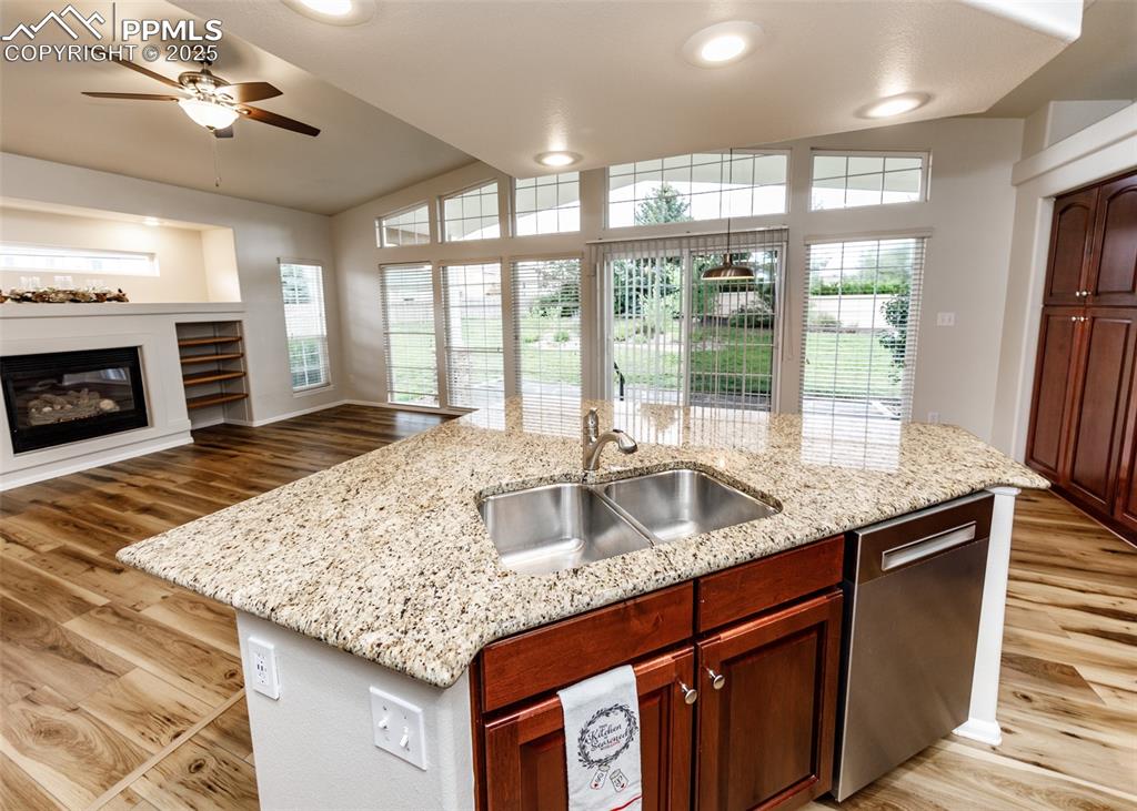 Image 12 of 43: Kitchen