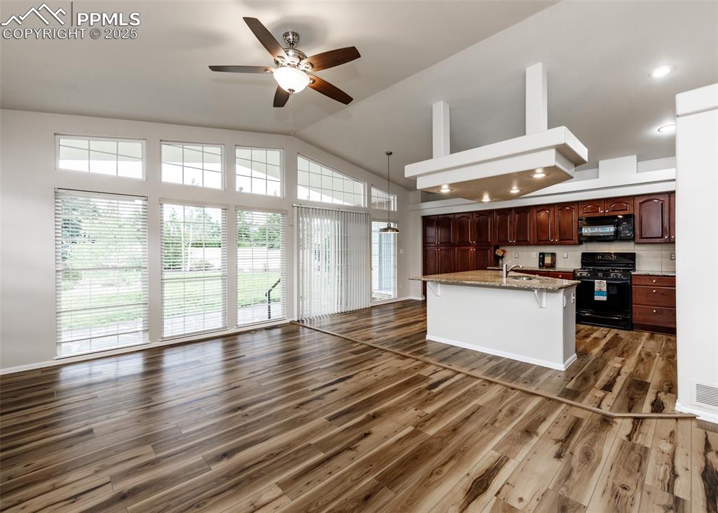 Image 13 of 43: Wall of windows 