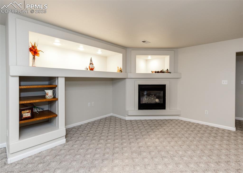 Image 33 of 43: Family Room