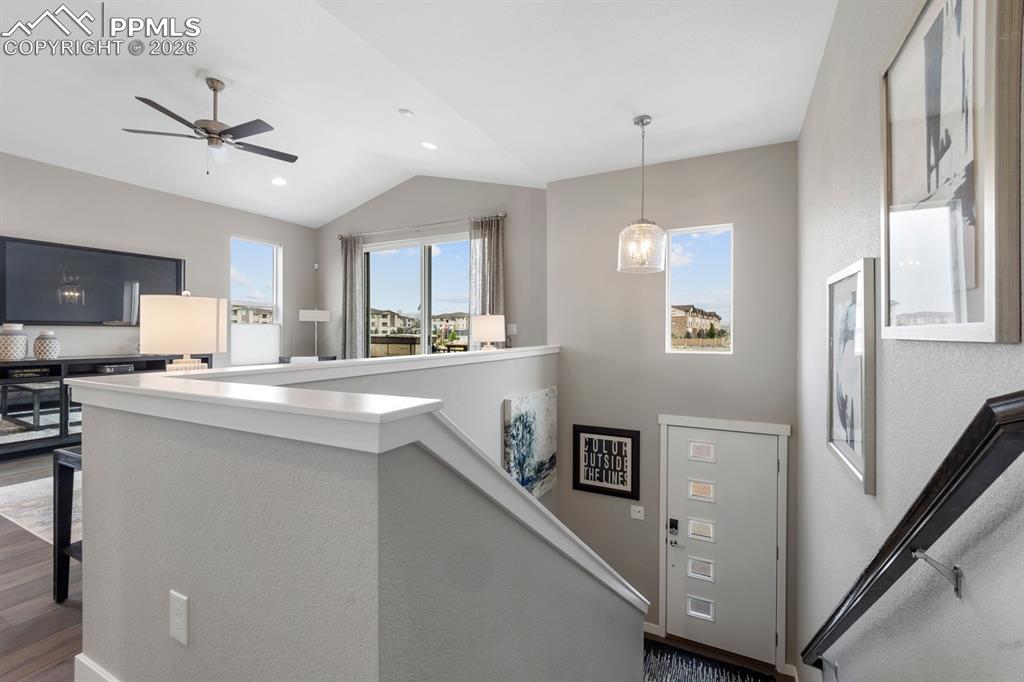 Image 6 of 29: Entrance Foyer