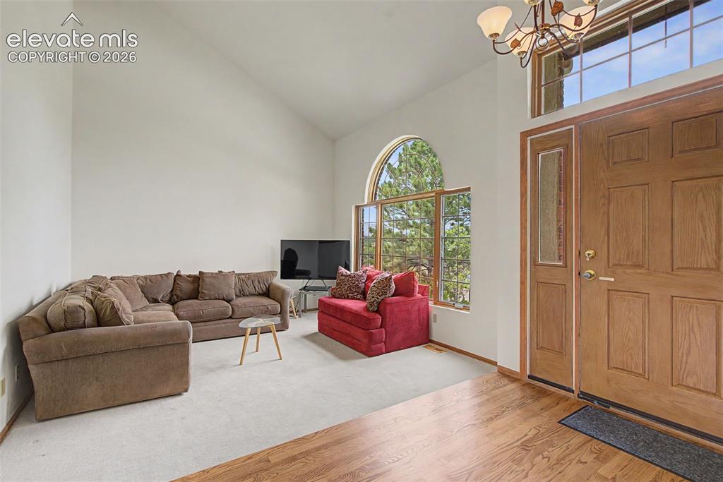 Image 10 of 46: Great Room