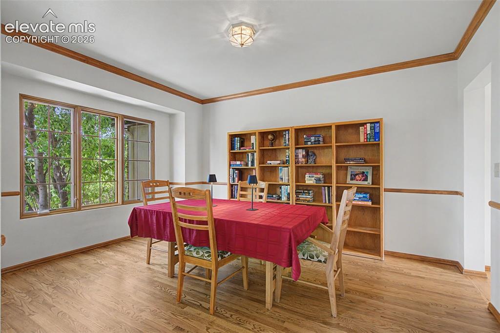 Image 11 of 46: Living Room