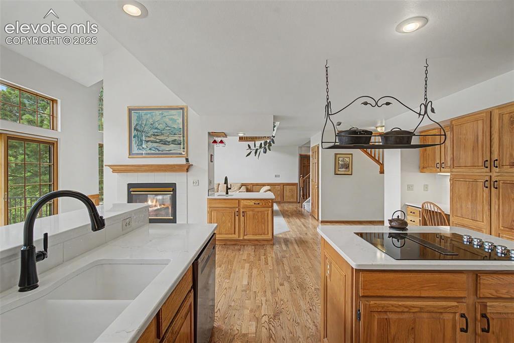 Image 14 of 46: Kitchen