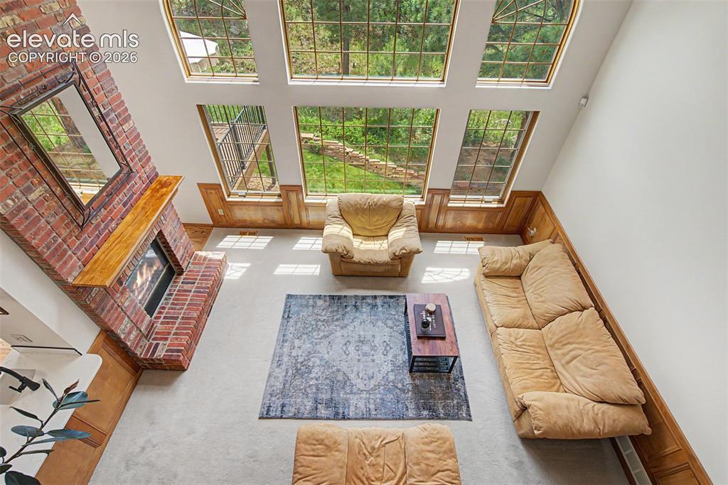 Image 7 of 46: Great Room