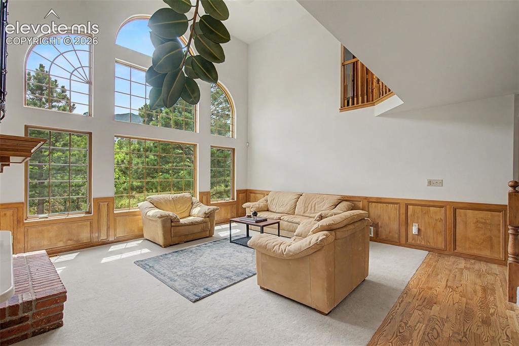 Image 9 of 46: Great Room