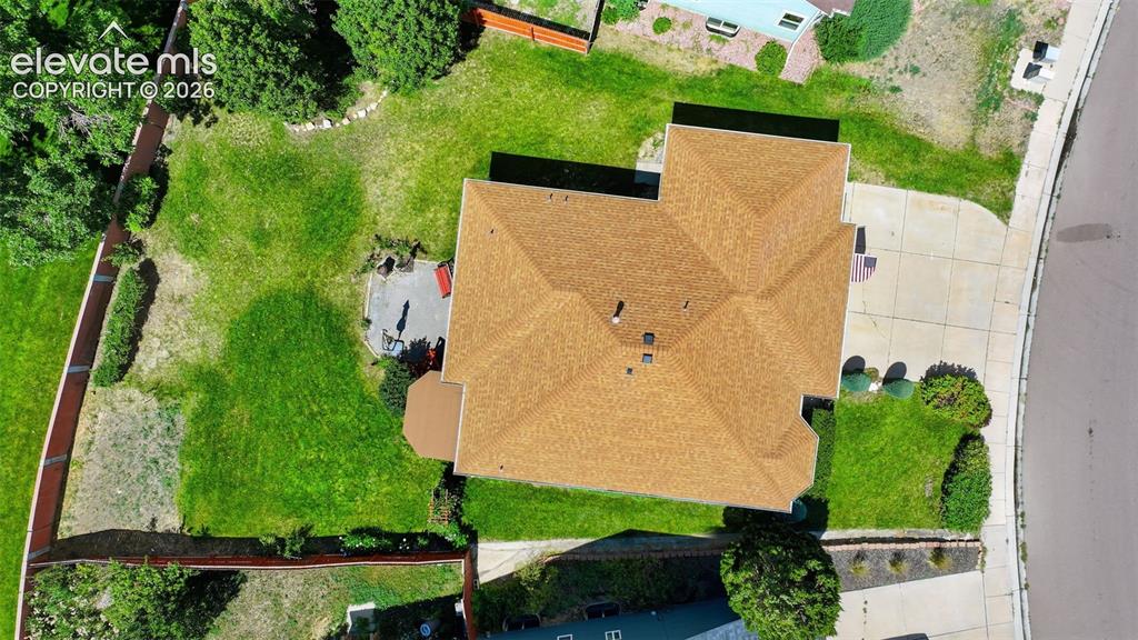 Image 28 of 31: Aerial view of the whole lot!