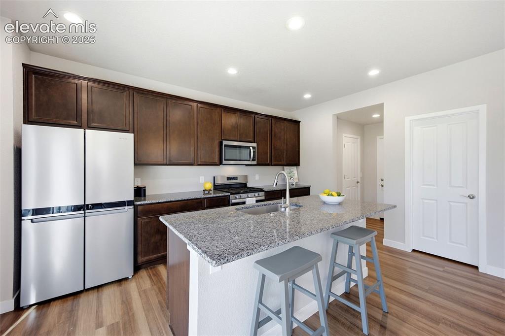 Image 16 of 49: Modern appliances