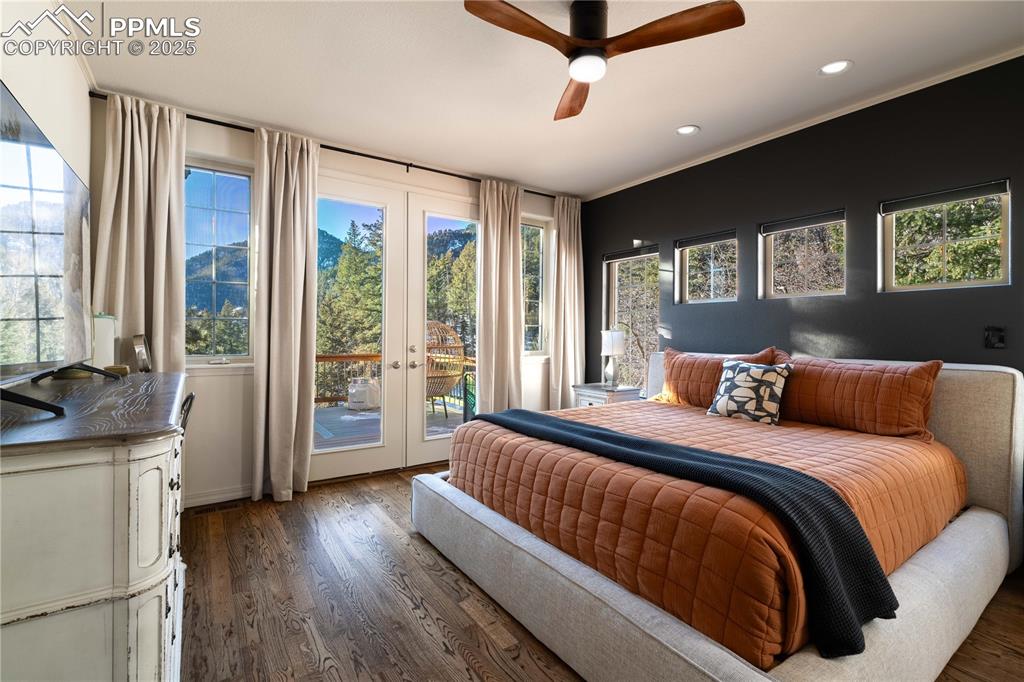 Image 20 of 38: Bedroom