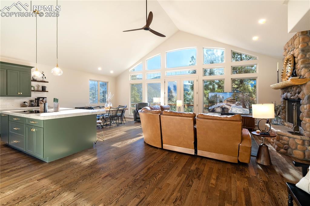 Image 9 of 38: Living Room