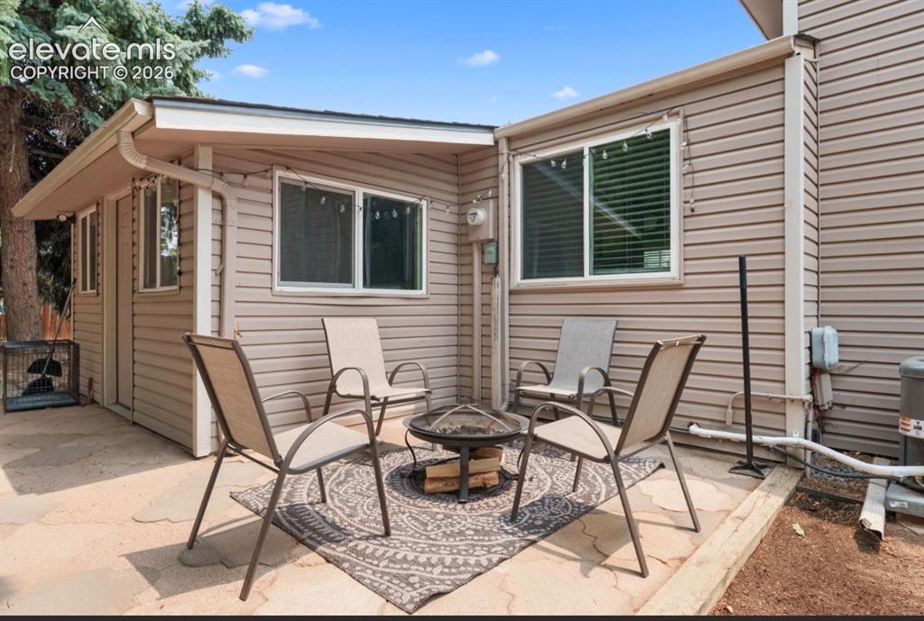 Image 11 of 11: Patio