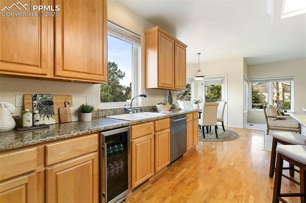 Image 17 of 50: Kitchen