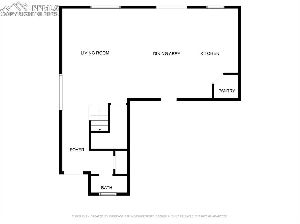 Image 50 of 50: View of room layout