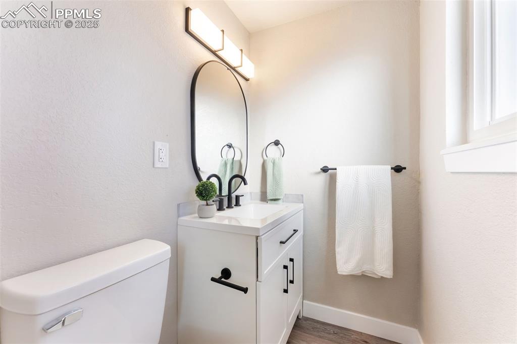 Image 26 of 39: Bathroom