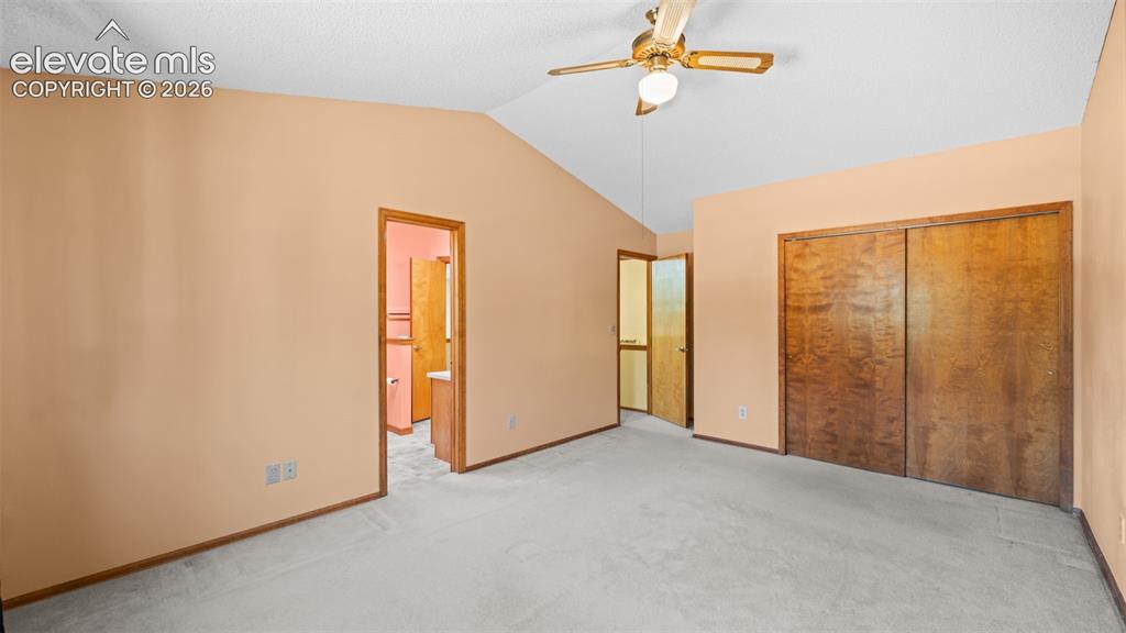 Image 17 of 36: Bedroom