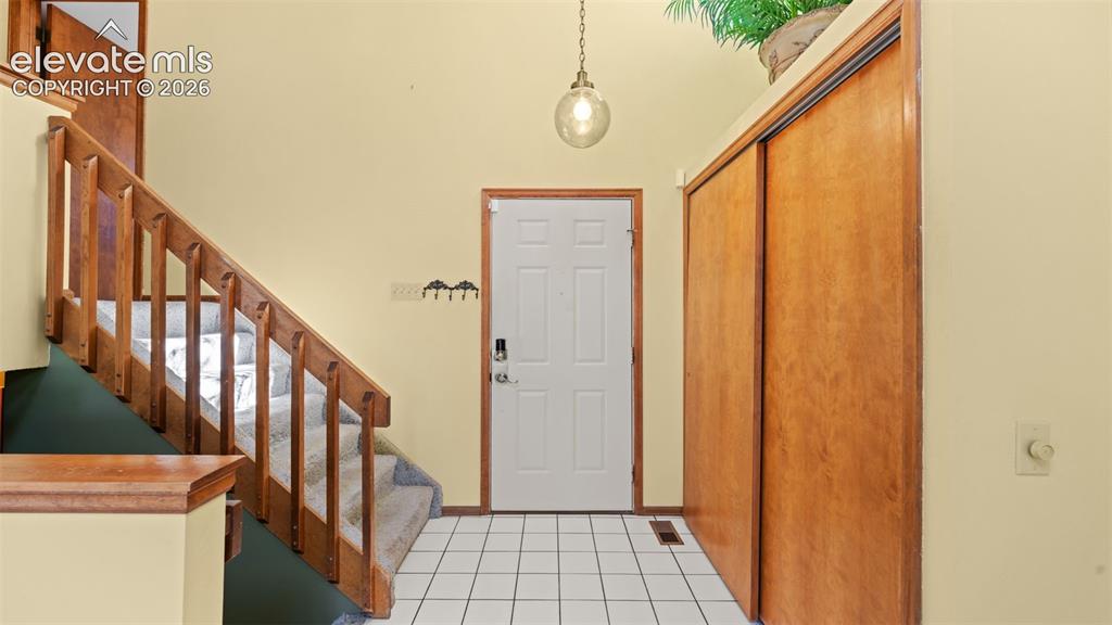Image 5 of 36: Entry