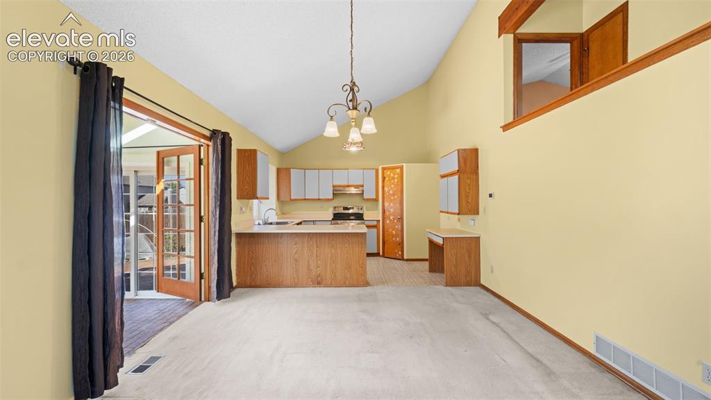 Image 8 of 36: Kitchen