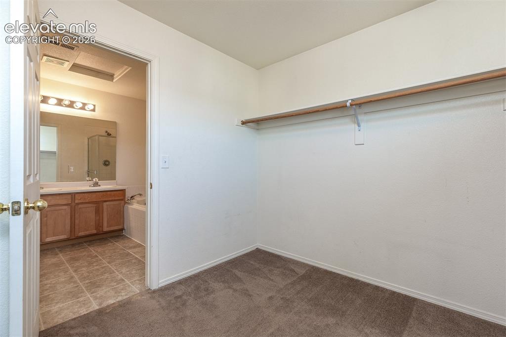 Image 11 of 18: Closet