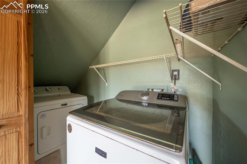 Image 12 of 30: Laundry