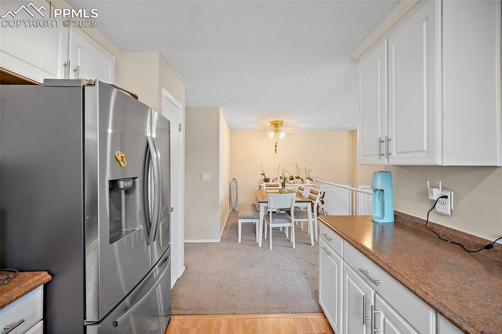 Image 14 of 50: Kitchen