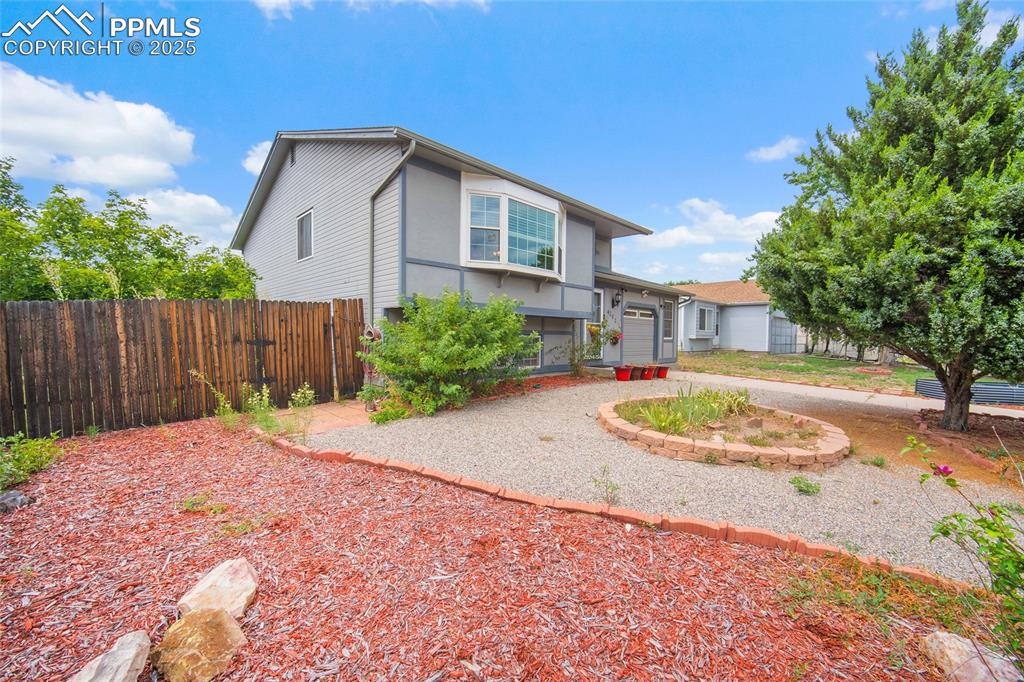 Image 3 of 50: Front of Structure