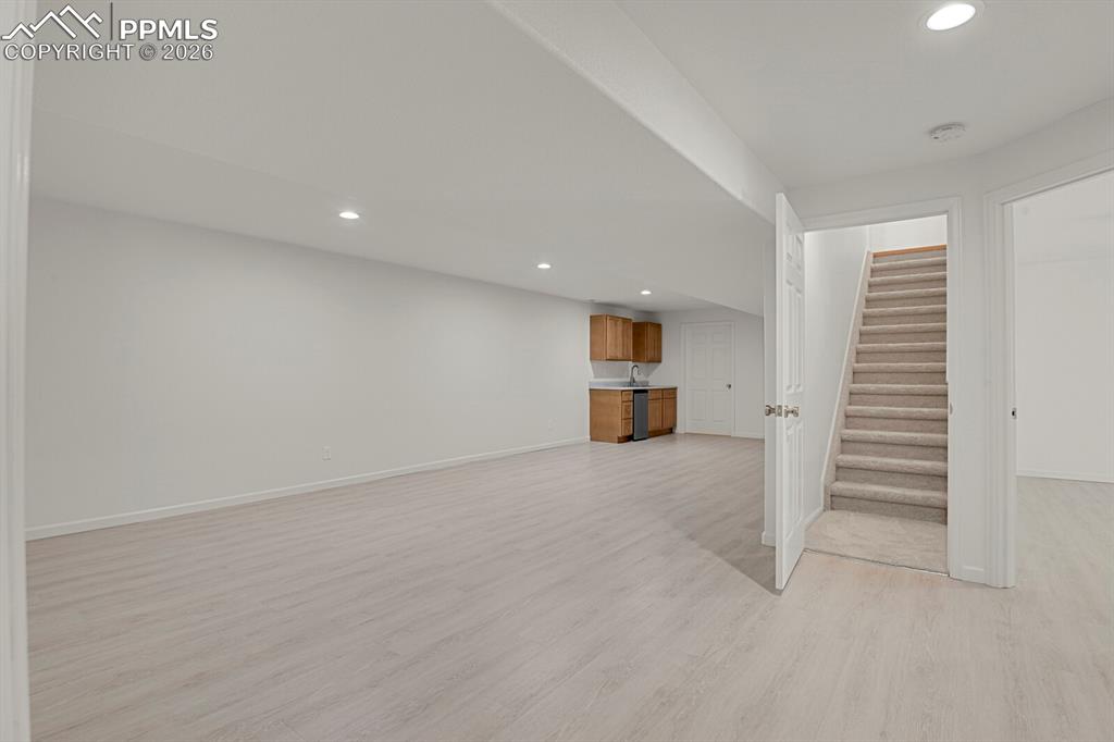 Image 17 of 31: Living Room