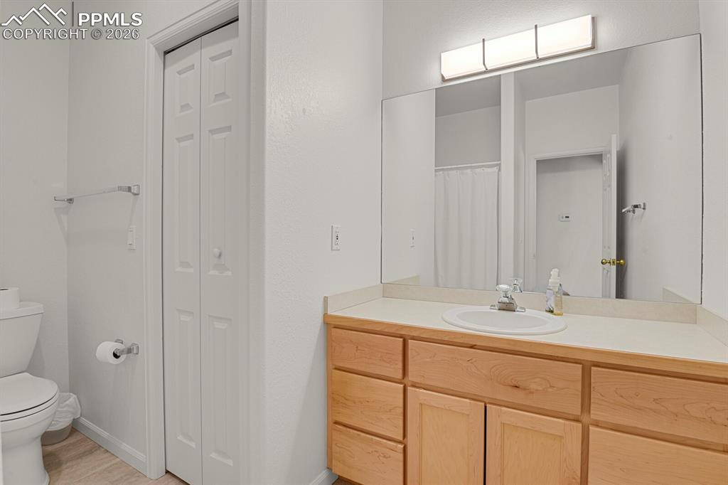 Image 23 of 31: Bathroom