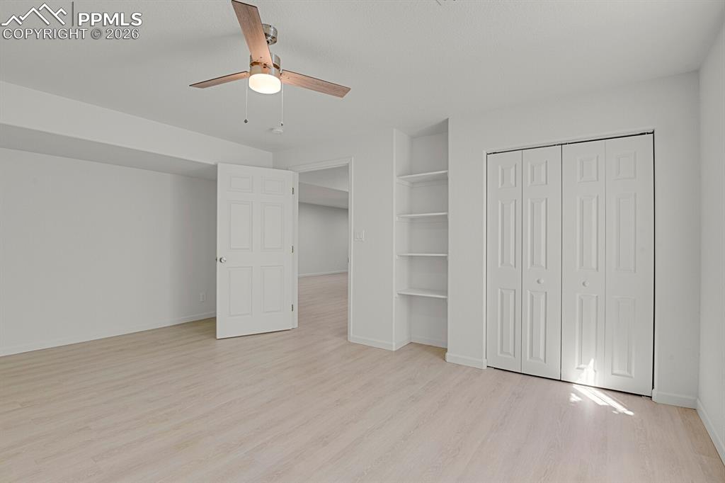 Image 25 of 31: Bedroom